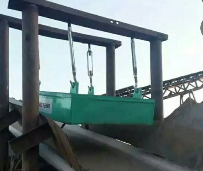 PERLENGKAPAN BELT CONVEYOR