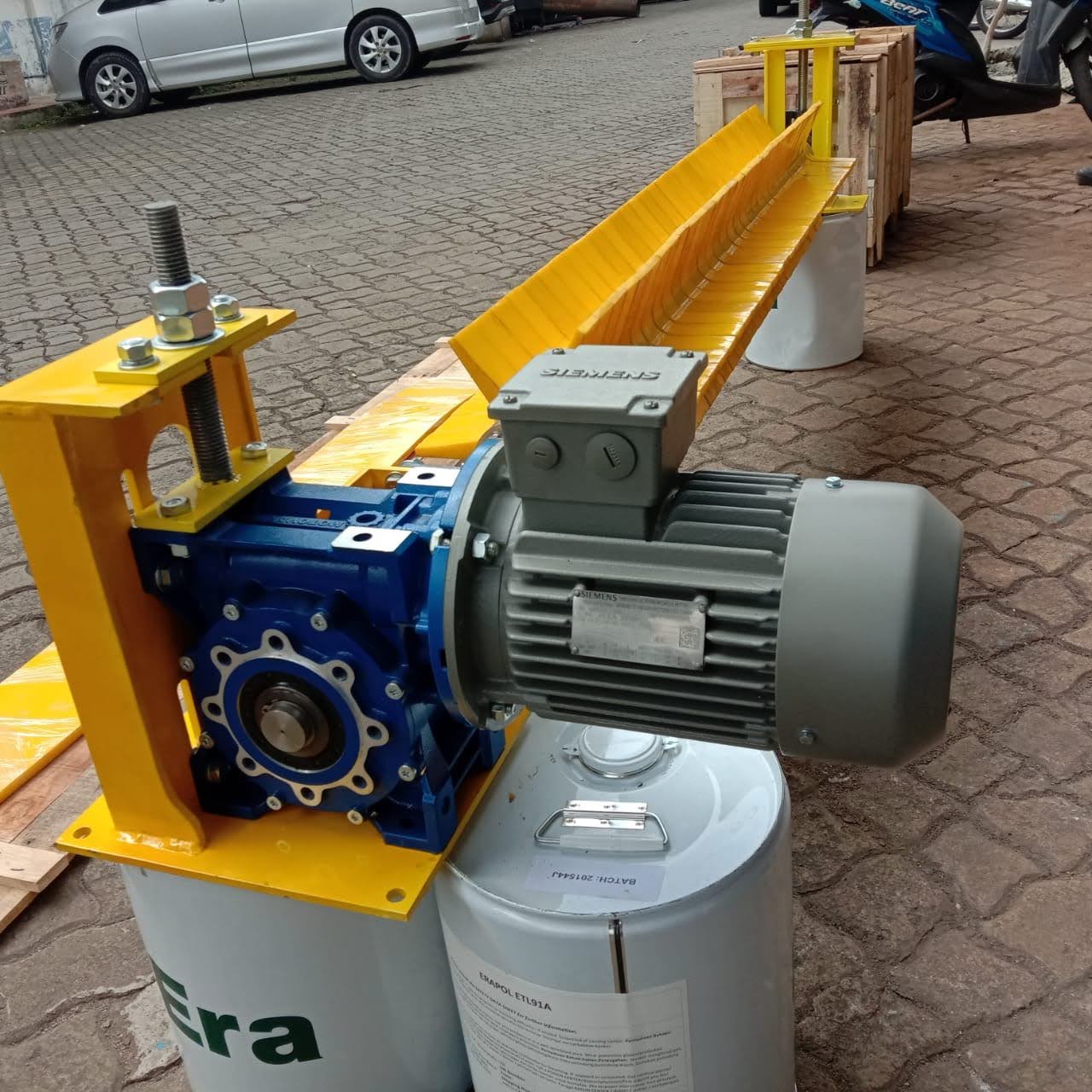 PERLENGKAPAN BELT CONVEYOR